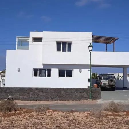 فيلة Lanzarotearena *